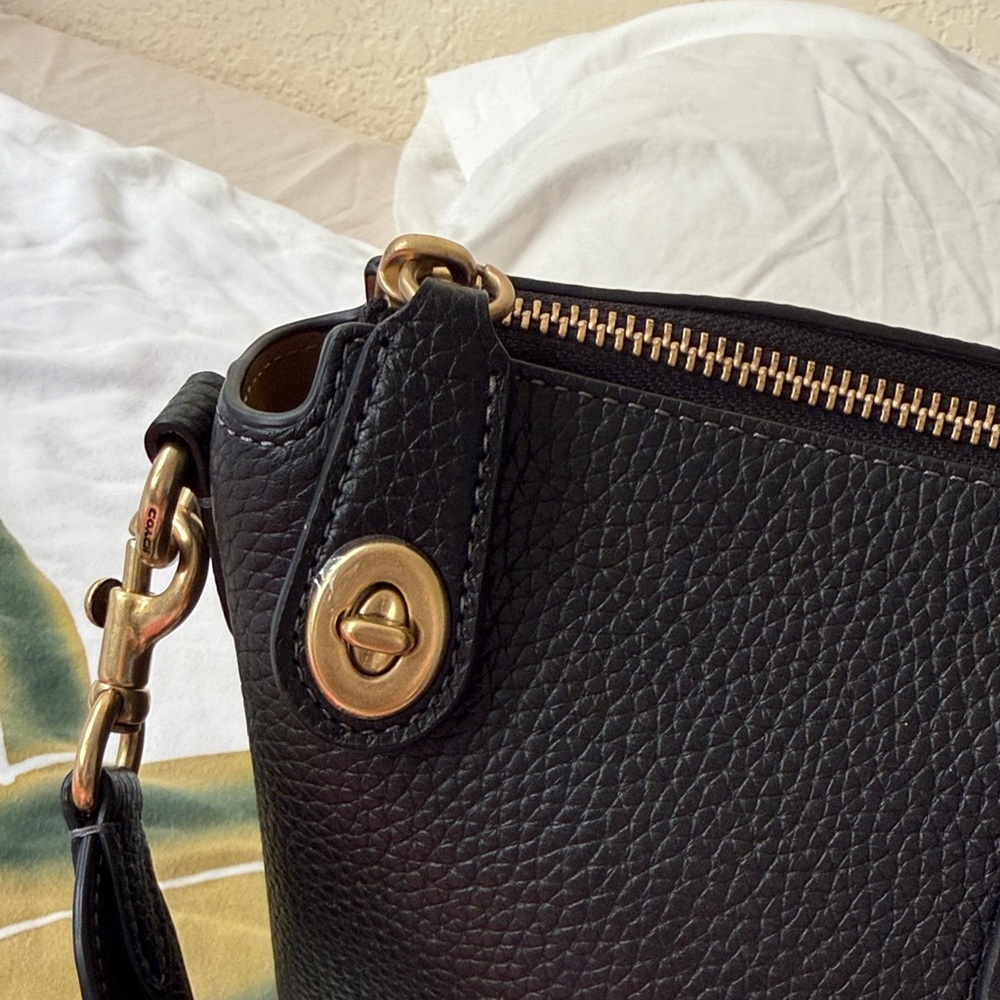 Coach CARA black Pebbled Leather Satchel Gold Hardware and Detachable strap - Picture 5 of 10